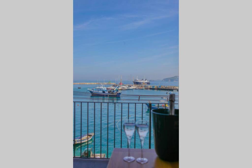 L Angolo Segreto Di Giovanni Il Pescatore Procida Exterior photo